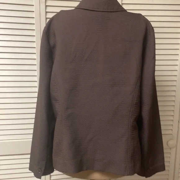 Requirements jacket - Picture 3 of 6